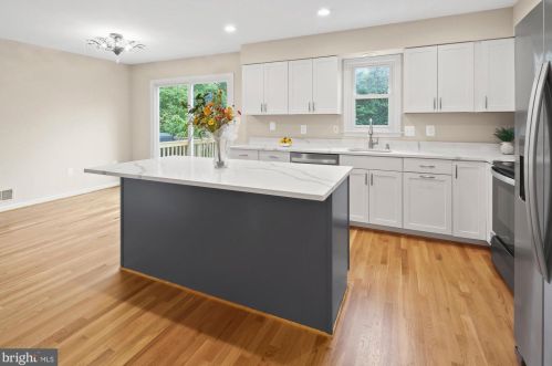 4559 Sawgrass Ct, Alexandria VA  22312-3152 exterior