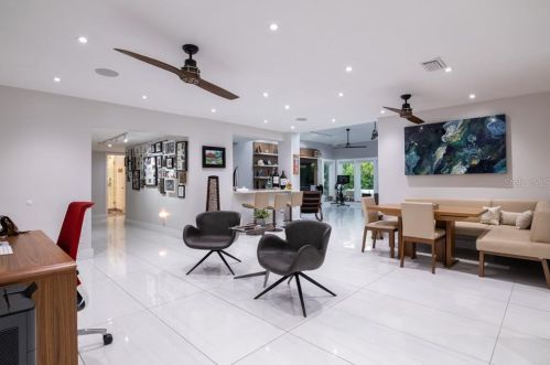 591 Luzon Ave, Tampa FL 33606-3623 exterior