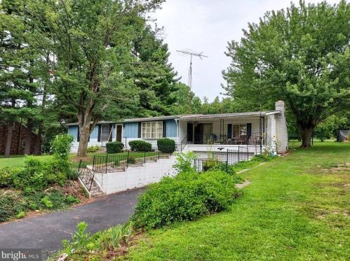 1020 Gettysburg Rd, Littlestown PA 17340-9310 exterior