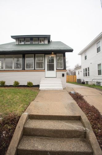 14 Knapp St, Grand Rapids, MI 49505-6229