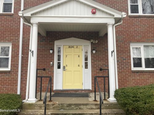 2 Morgan Mnr, Lenox MA  01240-2524 exterior