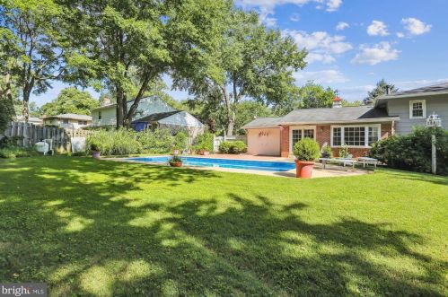 7641 Miller Fall Rd, Rockville MD 20855-1165 exterior