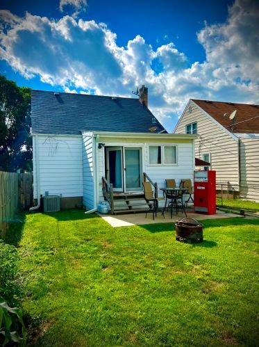 3841 Pioneer Ave, Chicago IL 60634-2050 exterior