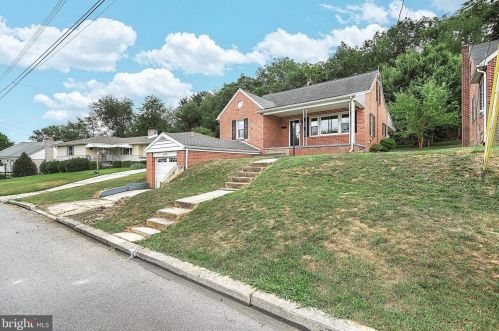 130 Baugher Dr, Hanover, PA 17331-4003