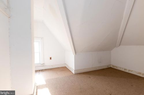 31 Chestnut Ave, Camden NJ 08107-2207 exterior