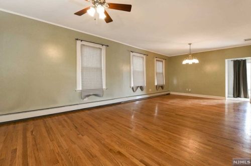 47 Kipp Ave, Hasbrouck Heights, NJ 07604-1216