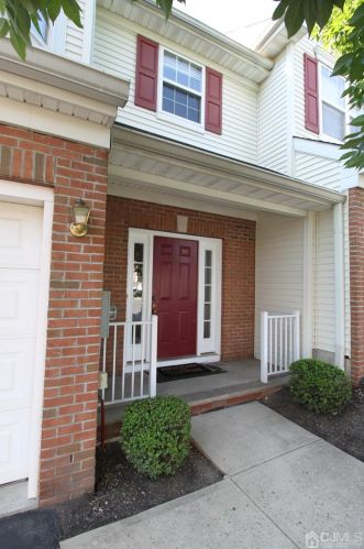 607 Evergreen Ct, New Brunswick, NJ 08901-2783
