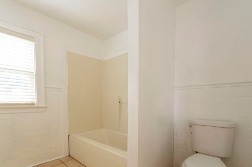 1000 Tamarack Ave, Grand Rapids MI 49504-3038 exterior