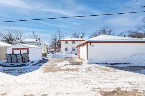 8236 Grantosa Dr, Milwaukee WI 53218-3628 exterior