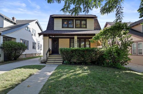 1901 Elmdale Ct, Milwaukee WI 53211-2342 exterior