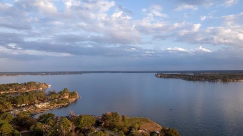 13501 Northshore Dr, Montgomery TX 77356-5371 exterior