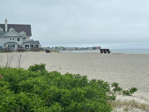 25 Odell Ave, Milford CT 06460-7324 exterior