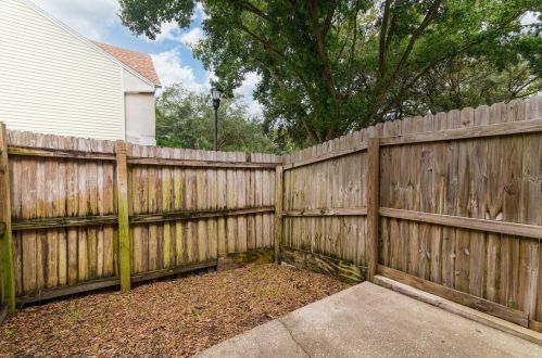 11352 Grandville Dr, Tampa FL 33617-2386 exterior