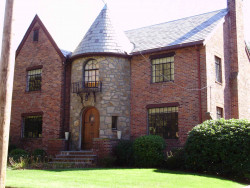 22 Boulevard Rd, Newton, MA 02459-1204