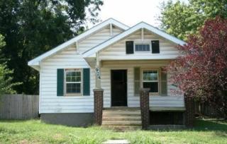 924 Nichols St, Springfield MO  65802-4045 exterior