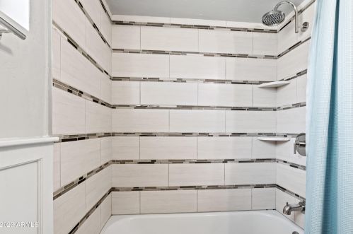 7035 15th St, Phoenix AZ  85020-5414 exterior