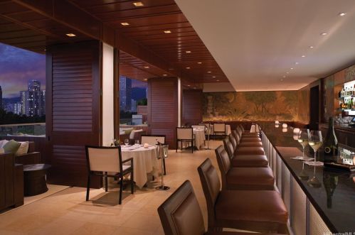 223 Saratoga Rd, Honolulu HI  96815-1942 exterior