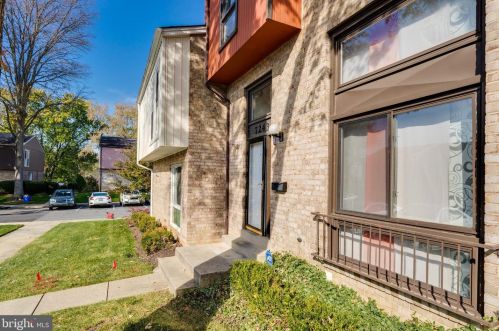 7243 Millcrest Ter, Rockville, MD 20855-1243