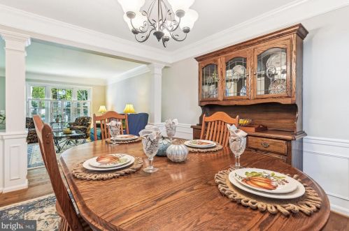 803 Catoctin Cir, Leesburg VA 20176-4951 exterior