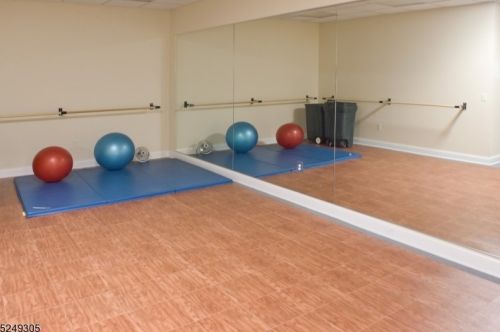 105 Cleveland Ln, Rockaway NJ 07866-5800 exterior