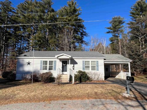 4 Centerwood Dr, Concord, NH 03301-5215