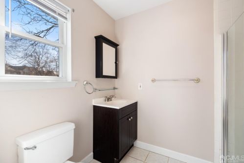 124 Exeter Ct, Piscataway NJ  08854-2178 exterior