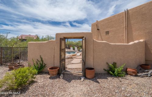 7015 Camino De Los Caballos, Tucson AZ 85743-9689 exterior