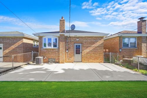 6218 64th St, Chicago IL  60638-5016 exterior