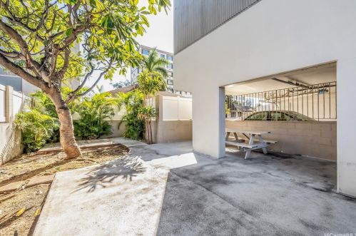 1134 Kinau St, Honolulu HI 96814-1143 exterior