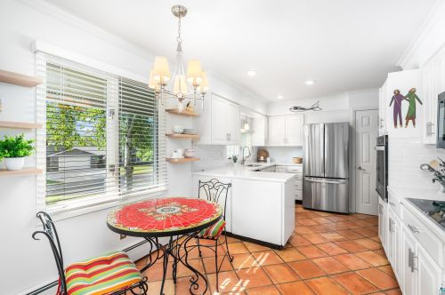 421 Aspen Ln, Duluth, MN 55804-1707