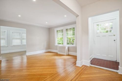 44 Courter Ave, Maplewood, NJ 07040-2817