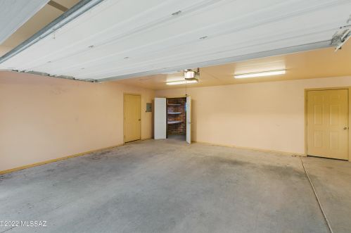 6882 Casas Adobes Dr, Tucson AZ 85704-6126 exterior