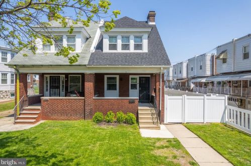 5817 Henry Ave, Philadelphia PA  19128-1702 exterior