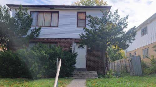 4206 68th St, Milwaukee, WI 53220-2904