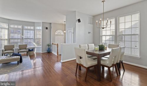 6747 Applemint Ln, Alexandria VA 22310-2649 exterior