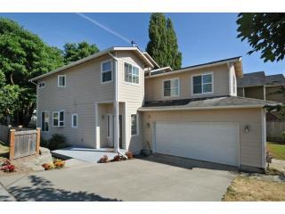 15010 12 Ave, Seattle WA  98166-1740 exterior