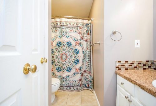 75 Glenmore St, Springfield MA 01129-1067 exterior