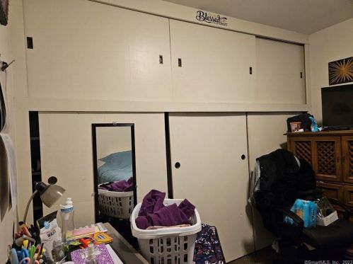 99 School St, Killingly CT 06239-3022 exterior