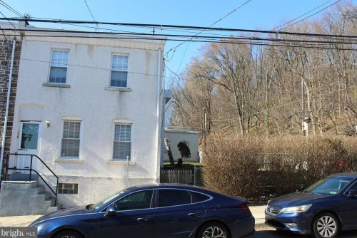 170 Fountain St, Philadelphia PA  19127-1924 exterior