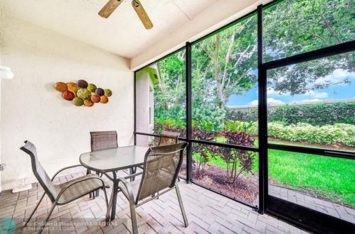 6786 Watertown Dr, Boynton Beach FL 33437-3922 exterior