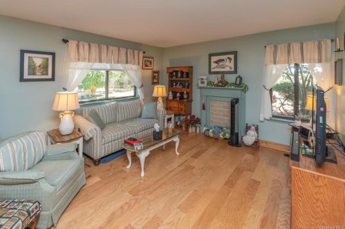 35 Sycamore Dr, Middletown NY 10940-5406 exterior