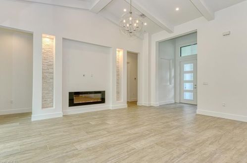 232 11 St, Naples FL 34117-2226 exterior