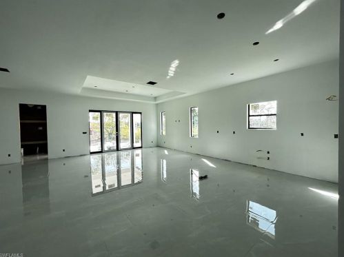 4156 54th Ave, Naples, FL 34120-1536