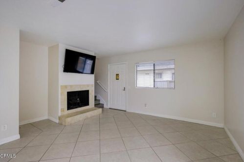 553 E St, Oxnard CA 93030-6983 exterior