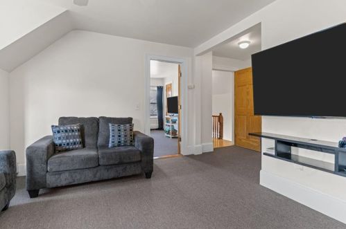 246 Smith St, Providence RI 02911-3307 exterior