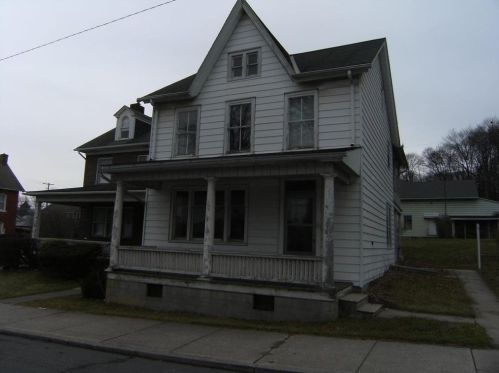 1115 Main St, Slatington, PA 18080-1737