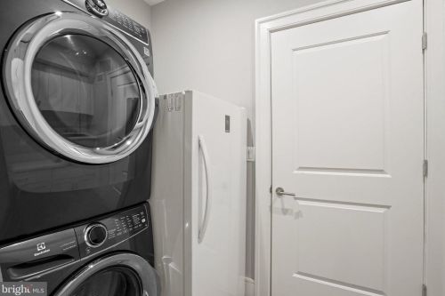 420 3rd St, Washington DC  20003-1930 exterior