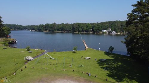 8388 Lake Dr, Lithonia GA  30039-5724 exterior