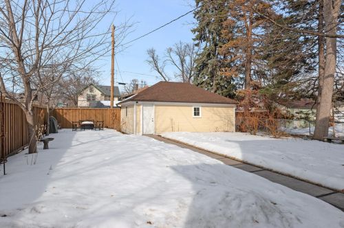 1815 Juliet Ave, Saint Paul MN 55105-2124 exterior