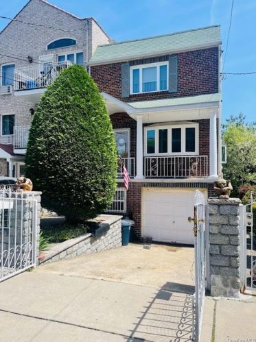 524 Logan Ave, Bronx, NY 10465-2510